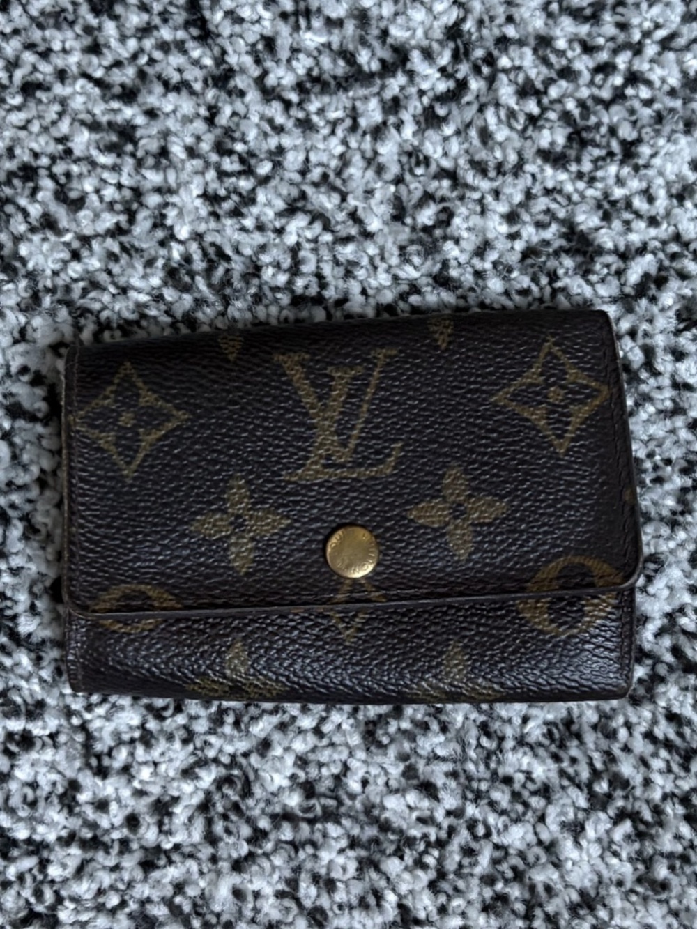 Authentic 6-Ring Louis Vuitton Key Clés